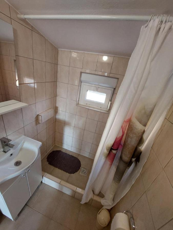 Apartmani Piskoric Vir Zewnętrze zdjęcie