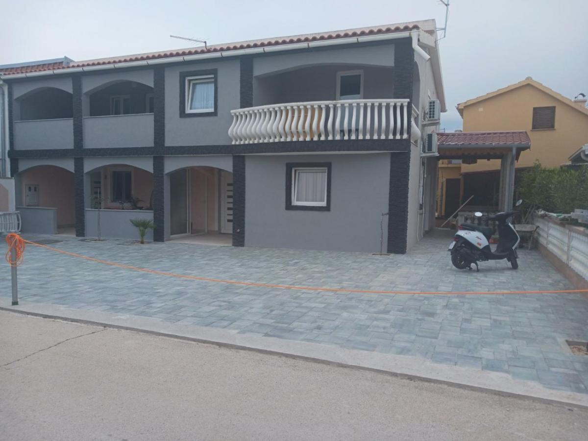 Apartmani Piskoric Vir Zewnętrze zdjęcie